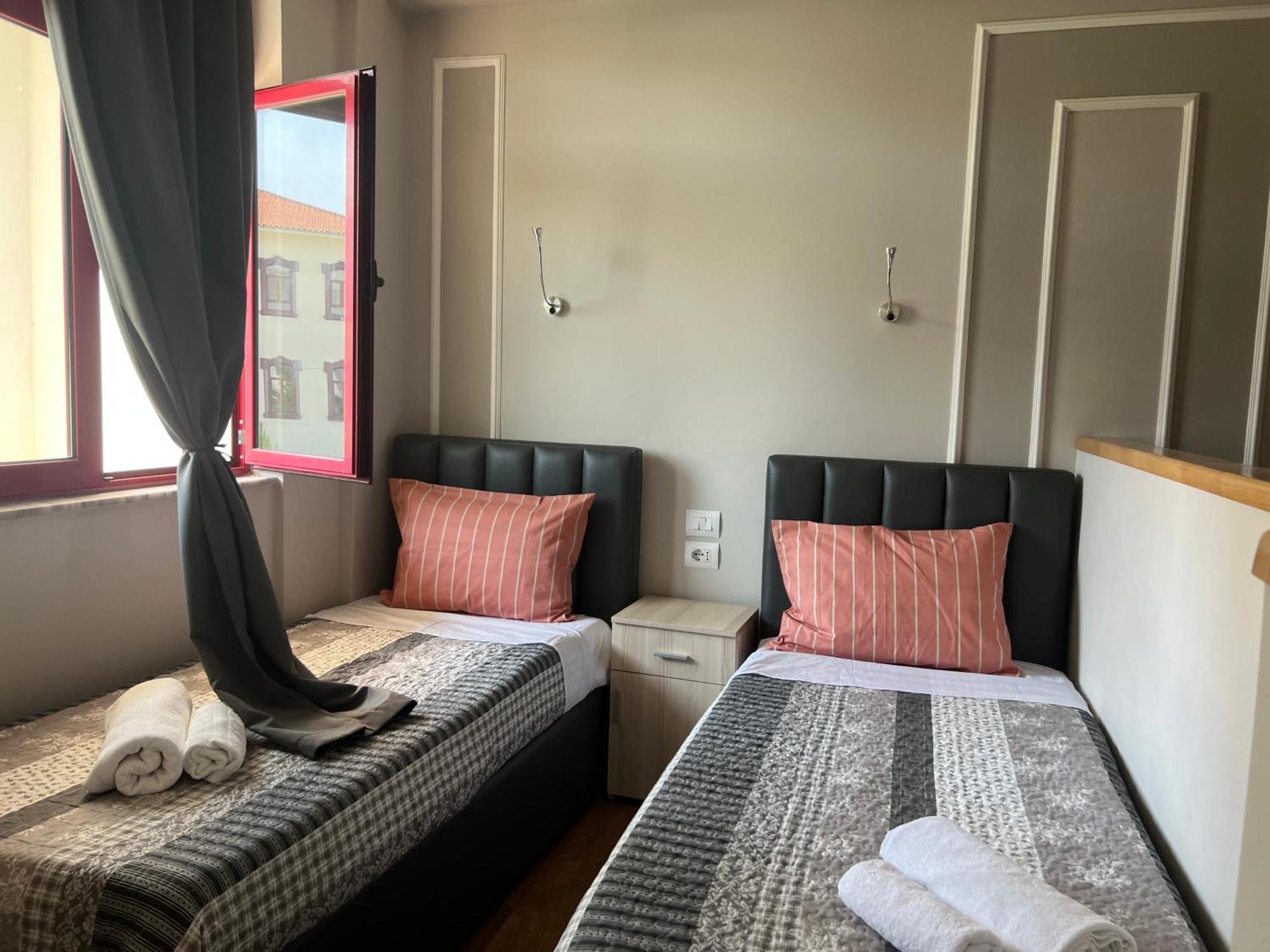 City Centre Rooms 4R Shkoder Exterior photo
